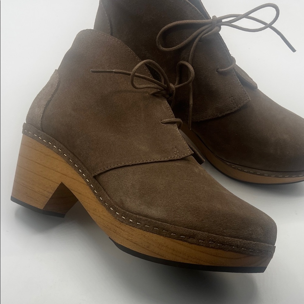 Lisa B Women's Brown Suede Clog Lace-Up Ankle Boots - Classic Casual